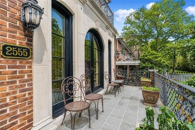 Luxury 6-Bedroom Home Discover this beautifully renovated - photo 6