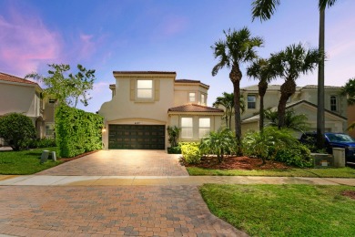 (private lake, pond, creek) Home For Sale in Wellington Florida