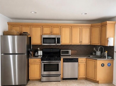 Welcome to 337 Lenox Rd unit # 3D Bright and spacious - photo 6