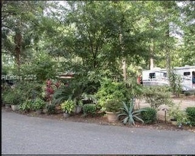 Welcome to HHI Motorcoach Resort on the coveted south end of - photo 3