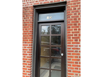 Positioned in the vibrant and commuter-friendly Woodlawn section - photo 3