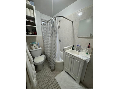 Positioned in the vibrant and commuter-friendly Woodlawn section - photo 5