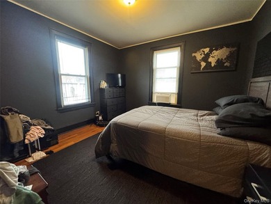 Positioned in the vibrant and commuter-friendly Woodlawn section - photo 8