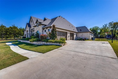 Experience the perfect blend of luxury, privacy & convenience in - photo 2