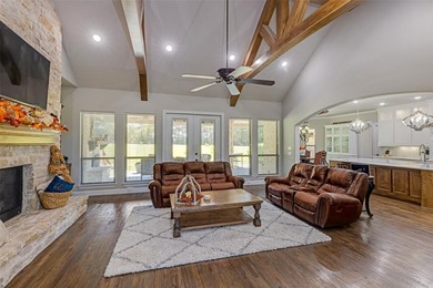 Experience the perfect blend of luxury, privacy & convenience in - photo 7