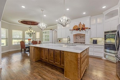 Experience the perfect blend of luxury, privacy & convenience in - photo 10