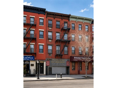 Rare mixed-use investment opportunity in the heart of Cobble - photo 2