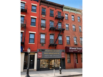 Rare mixed-use investment opportunity in the heart of Cobble - photo 3