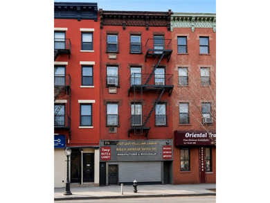 Rare mixed-use investment opportunity in the heart of Cobble - photo 4