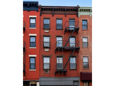 Rare mixed-use investment opportunity in the heart of Cobble - photo 5