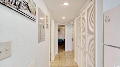 This beautiful and well maintained 1-bedroom 1-bath second floor - photo 11