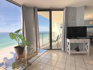 Incredible glass-front unit! Experience the ultimate coastal - photo 7