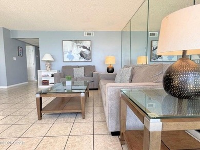 Incredible glass-front unit! Experience the ultimate coastal - photo 9