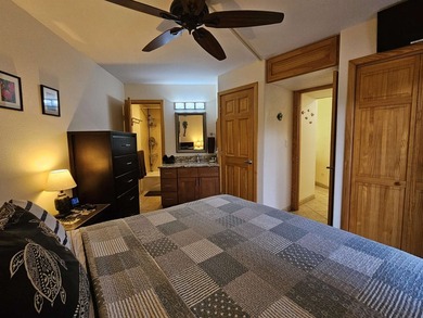 This beautifully updated 1 bedroom, 2 bathroom condo is ground - photo 31