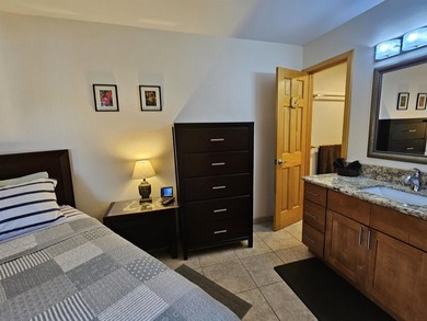 This beautifully updated 1 bedroom, 2 bathroom condo is ground - photo 33