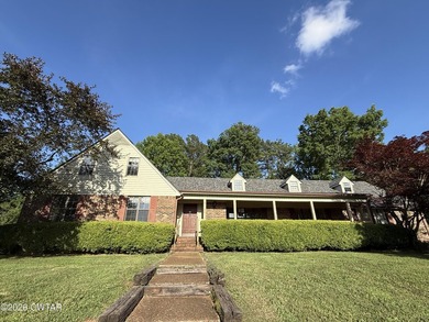 This 6 bedroom 4.5 bath home on Beech Lake in the Eastern Shores - photo 1