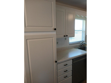VILLA Lake View End Unit, all diagonal tile floors throughout - photo 4
