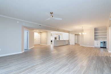 **DIRECT OCEANFRONT**  Imagine mornings with endless horizons