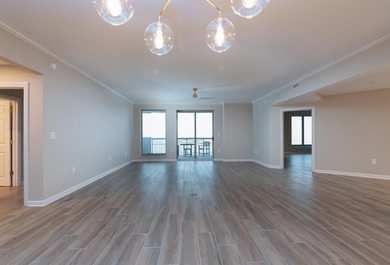 **DIRECT OCEANFRONT**  Imagine mornings with endless horizons