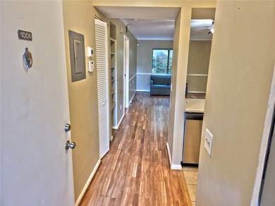 This 2 bedroom 2 bath unit offers privacy & peaceful setting - photo 3