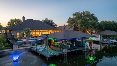 10K in CLOSING COSTS until July 31st! Luxury waterfront living - photo 3