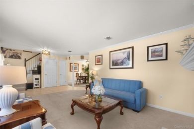 Exquisite custom-built Colonial elegantly positioned midblock on - photo 5