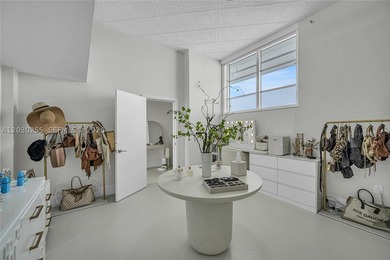 An exceptional opportunity to own a sprawling waterfront - photo 12