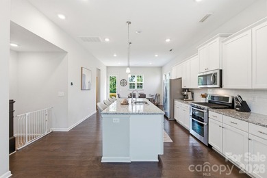 Fantastic End Unit Townhome with Resort-Style Amenities! This - photo 16