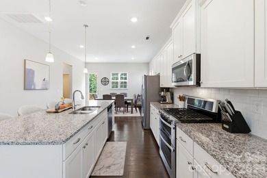 Fantastic End Unit Townhome with Resort-Style Amenities! This - photo 17