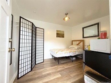 Welcome home to this beautifully maintained single-level - photo 18