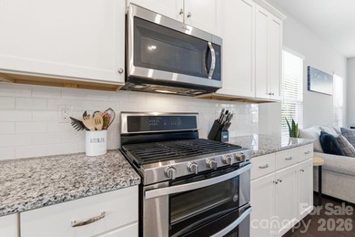 Fantastic End Unit Townhome with Resort-Style Amenities! This - photo 25