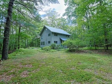(private lake, pond, creek) Home Sale Pending in Middletown New York