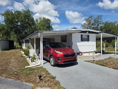 Move in ready home in a quiet community next to water and great - photo 3