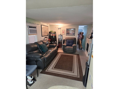 Move in ready home in a quiet community next to water and great - photo 5