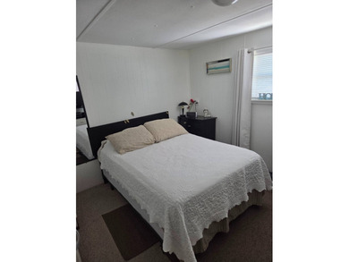 Move in ready home in a quiet community next to water and great - photo 10
