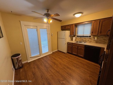 Charming residence situated on a peaceful block in the heart of - photo 5