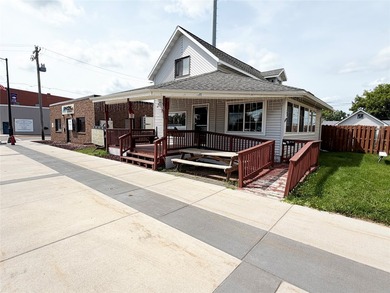 2,600 finished square feet, excellent visibility, and easy - photo 2