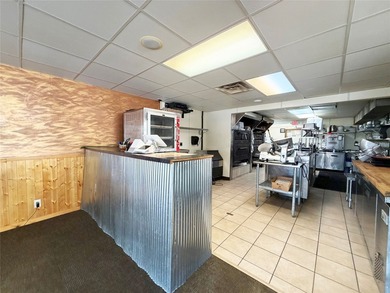 2,600 finished square feet, excellent visibility, and easy - photo 9
