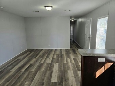 Additional listing photo 4