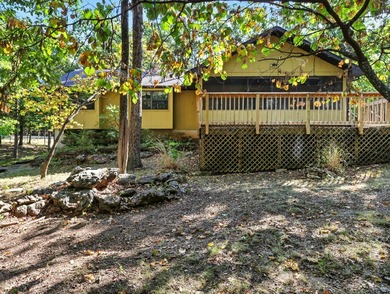 Escape to the lake and soak up the good life in this 3 bedroom - photo 4