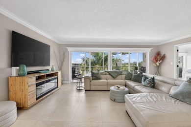 Experience luxury waterfront living in the desirable Hillsboro - photo 14