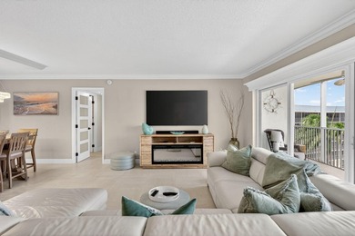 Experience luxury waterfront living in the desirable Hillsboro - photo 17