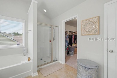 Welcome to this beautifully maintained 5-bedroom, 3-bath home in - photo 19