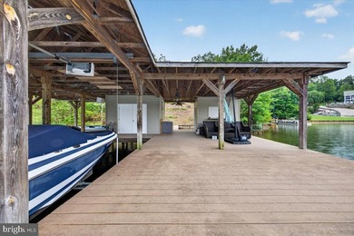 Remarkable waterfront lot! 3 stall Boathouse with huge sunning - photo 20