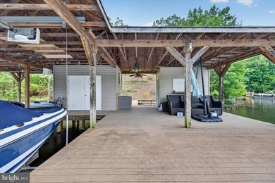 Remarkable waterfront lot! 3 stall Boathouse with huge sunning - photo 21