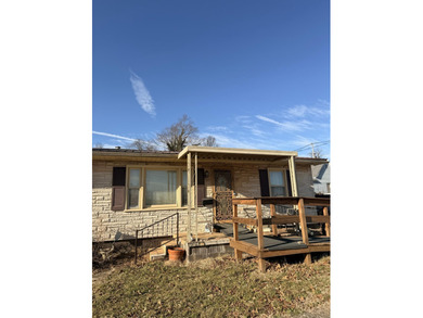 INVESTMENT OPPORTUNITY! This one-story home is ready for