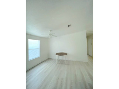 Don't miss this beautiful unfurnished freshly painted 2005: 2 - photo 22