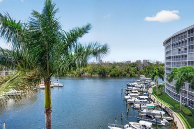 Experience luxury waterfront living in the desirable Hillsboro - photo 23