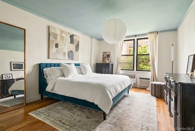 Bright, spacious, and thoughtfully renovated, this 942 sq. ft - photo 5