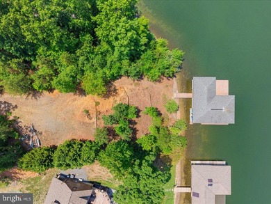Remarkable waterfront lot! 3 stall Boathouse with huge sunning - photo 44